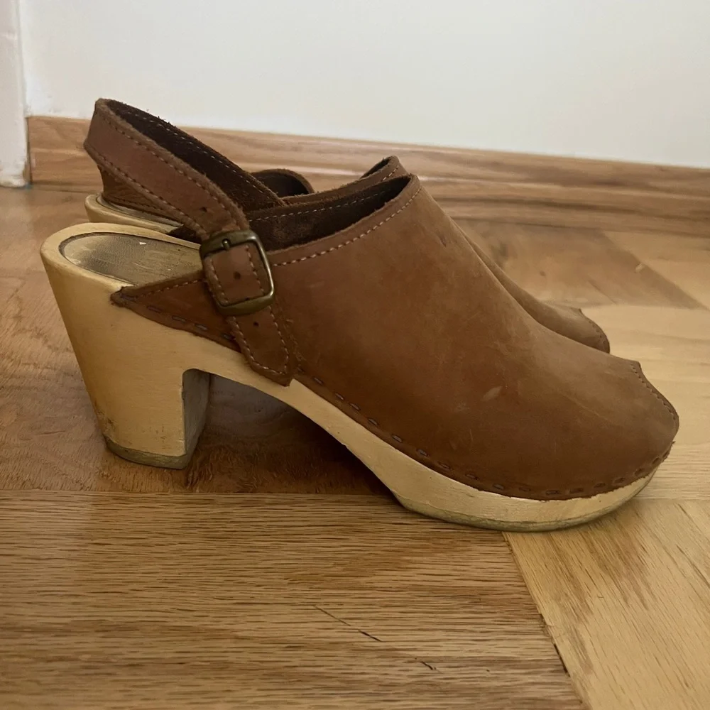 Sven Tan Slingback Clogs - Picture 2 of 7